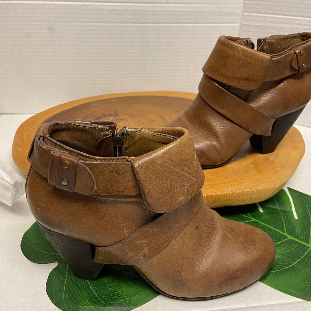 Schuler & Sons Leather Heeled Ankle Boots